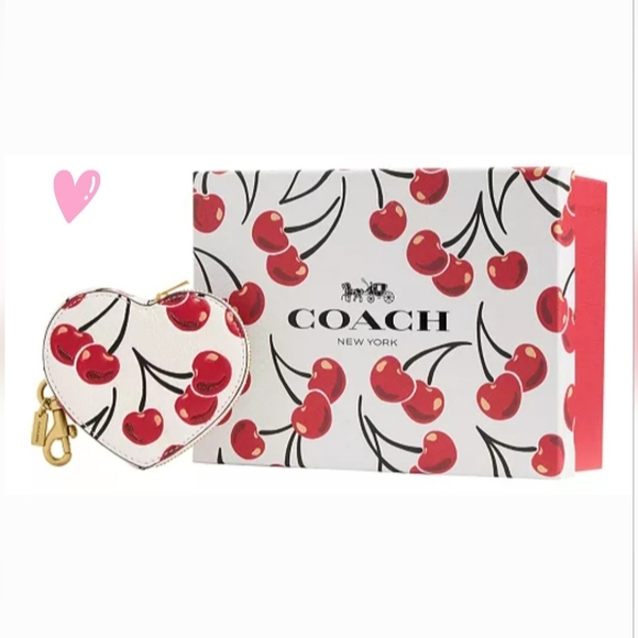 New Coach Heart Shape Cherry Print Coin Coin/ Tote Charm  Dog Clip & Gift Box - Picture 10 of 11